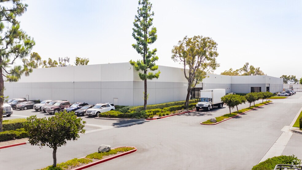 More Photos Of 17930-17940 Ajax Cir, City of Industry Warehouse For Lease