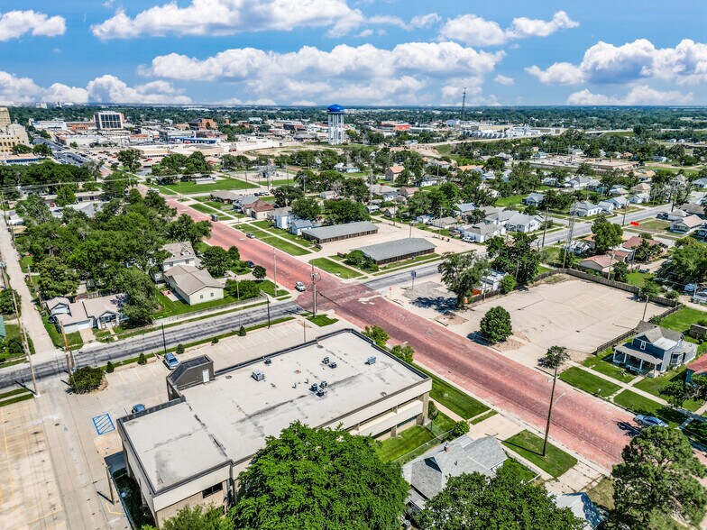 More Photos Of 500 W 1st Ave, Hutchinson Office For Sale