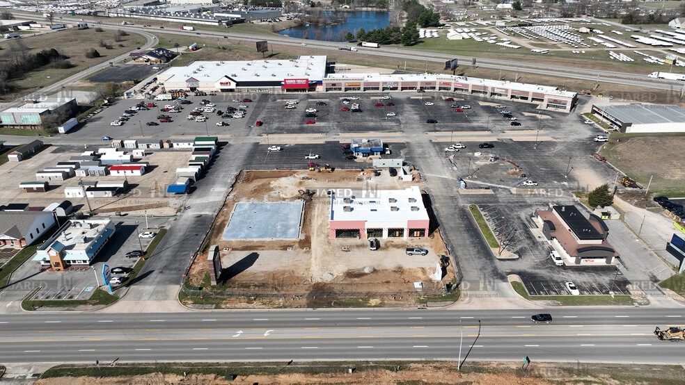 More Photos Of 1565-1585 S Jefferson Ave, Lebanon General Retail For Lease