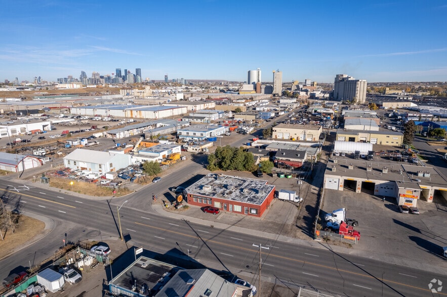 More Photos Of 4068 Ogden Rd SE, Calgary Restaurant For Lease