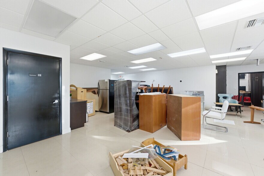 More Photos Of 6545 NW 169th St, Hialeah Medical For Sale