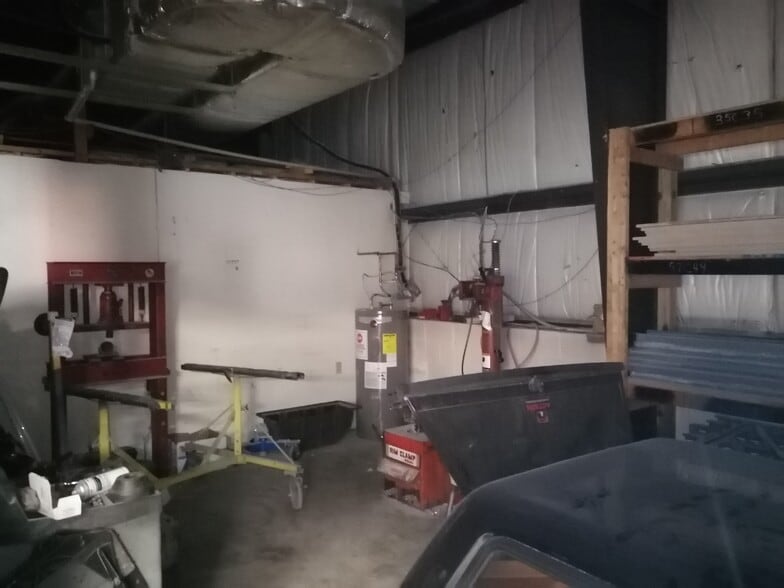 More Photos Of 120 Church St, Hagerstown Auto Repair For Sale