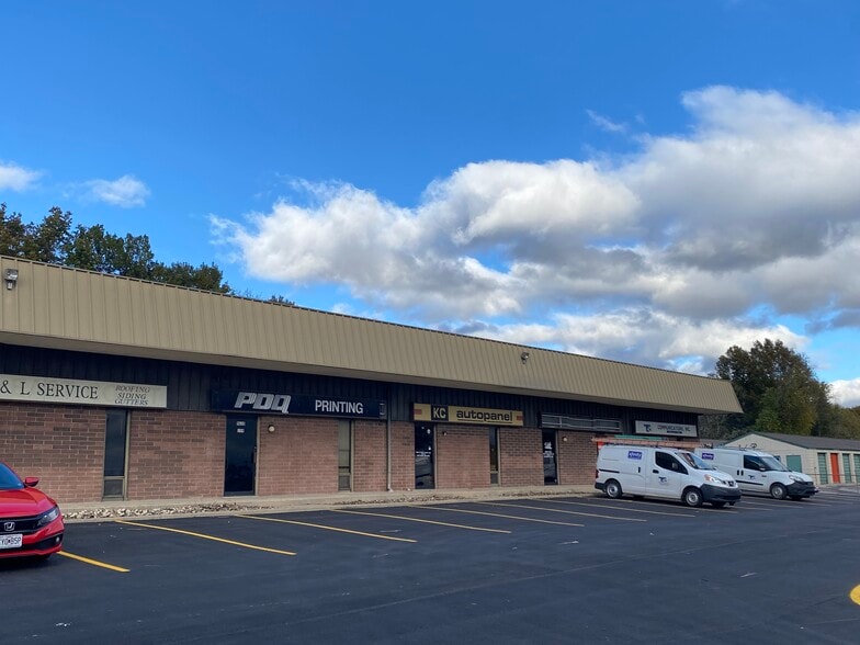 More Photos Of 9620 E State Route 350, Raytown Light Distribution For Lease