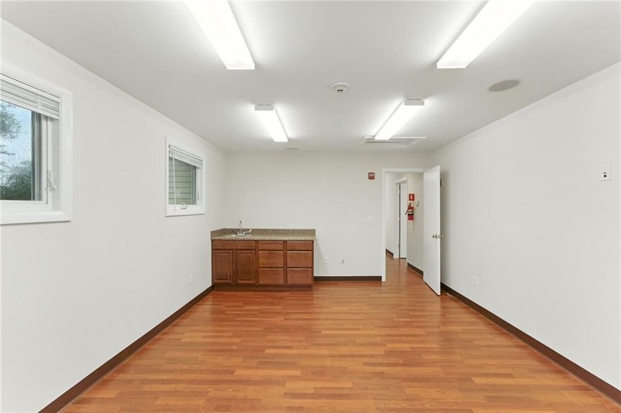 More Photos Of 2789 Post Rd, Warwick Office Residential For Sale