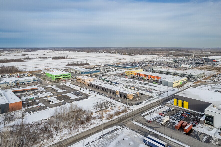 More Photos Of 3350 Rue de l'Aéroport, Mascouche Distribution For Lease