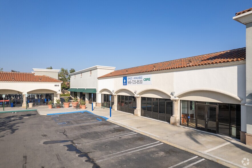 More Photos Of 600-732 N Rose Dr, Placentia General Retail For Lease