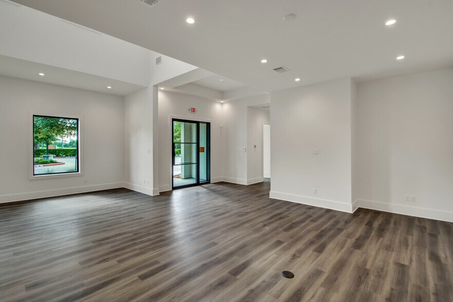 More Photos Of 9070 Gleannloch Forest Dr, Spring Medical For Lease