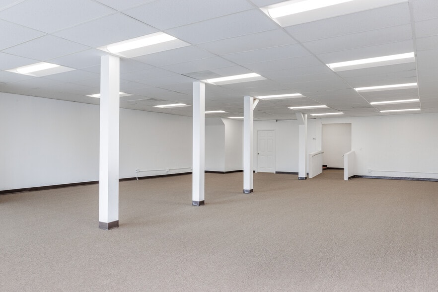 More Photos Of 9468-9472 Magnolia Ave, Riverside Storefront For Lease