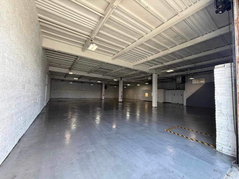 More Photos Of 2566 Borough Pl, Woodside General Retail For Lease