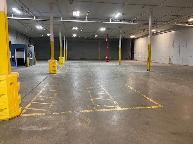 More Photos Of 1700 Lynch Rd, Evansville Industrial For Sale