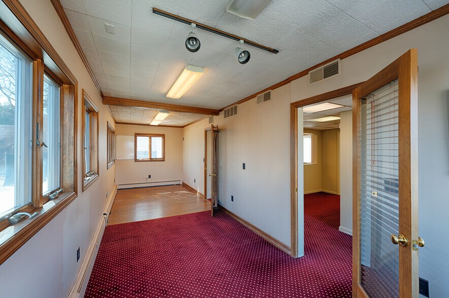 More Photos Of 105 Gleneida Ave, Carmel Office For Sale
