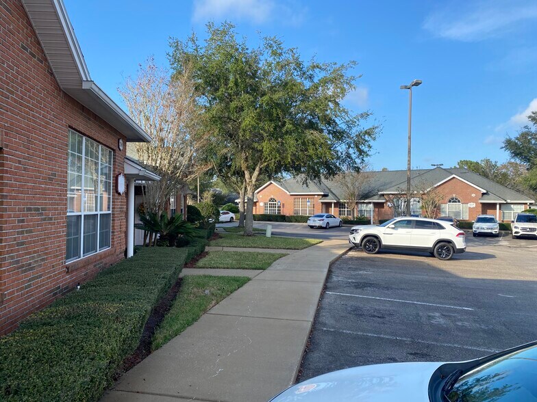 6817 Southpoint Pky, Jacksonville, FL 32216 Medical Office For Lease