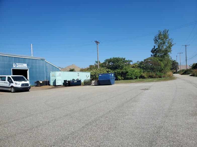 More Photos Of 1600 Cranberry St, Erie Warehouse For Sale