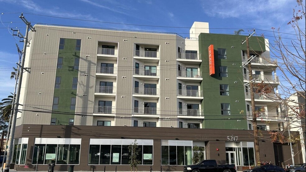 More Photos Of 5217 W Adams Blvd, Los Angeles Apartments For Lease
