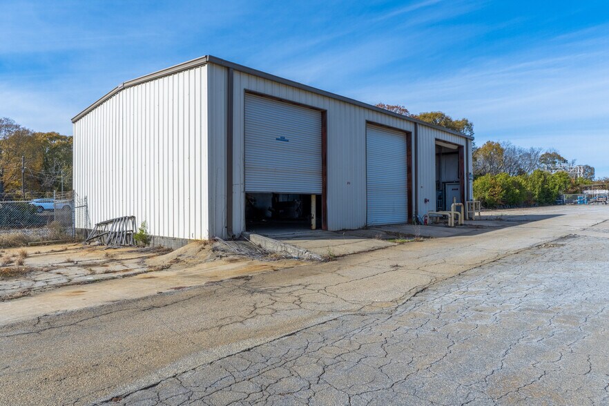 More Photos Of 535 Macon St, McDonough Distribution For Sale