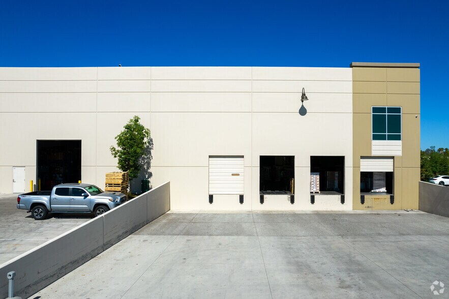 More Photos Of 33360 Zeiders Rd, Menifee Warehouse For Lease
