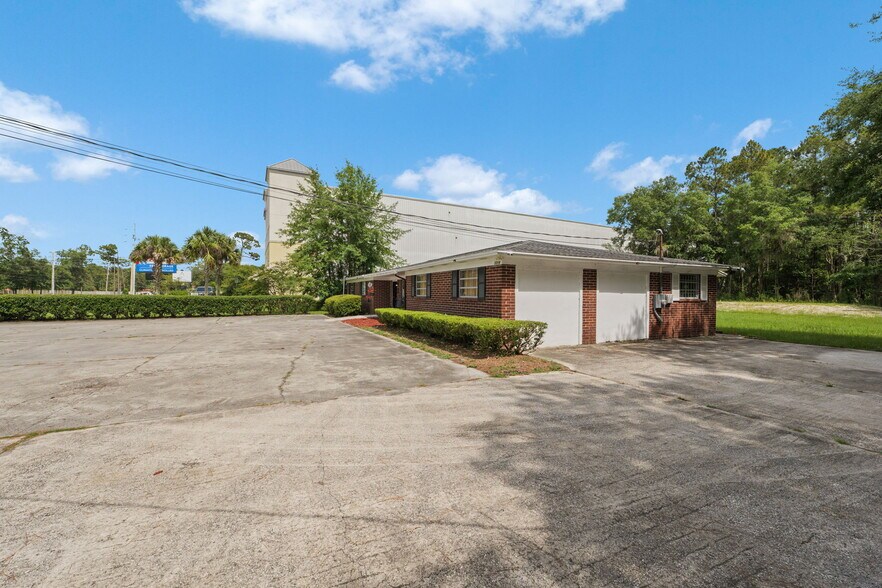 More Photos Of 2214 Dunn Ave, Jacksonville General Retail For Sale