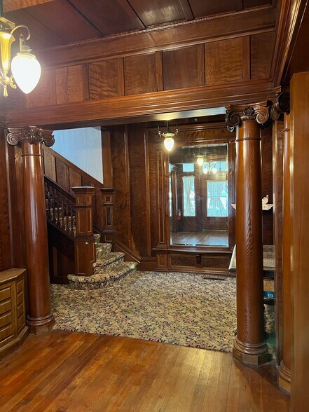 More Photos Of 8-10 Keller St, Petaluma Office For Lease