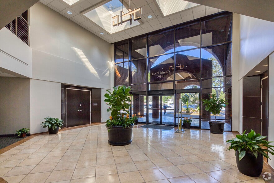 More Photos Of 14497 N Dale Mabry Hwy, Tampa Unknown For Lease