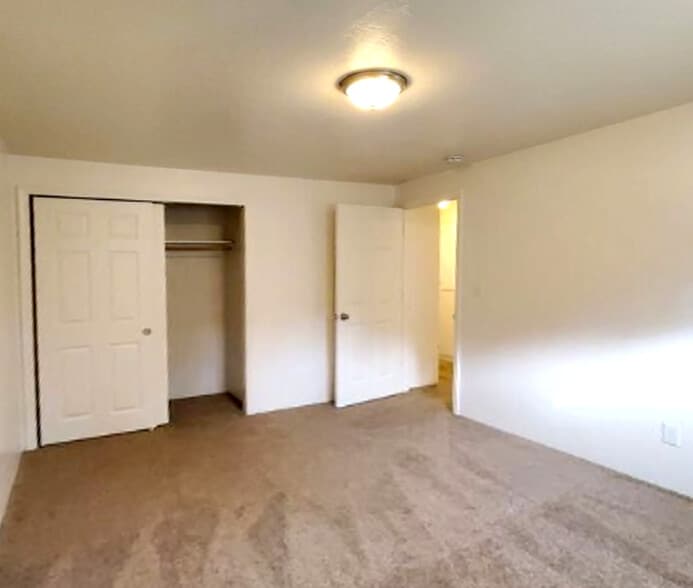 More Photos Of 1267 SE Holman Ave, Dallas Apartments For Sale