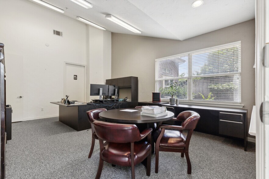 More Photos Of 700 N Carroll Ave, Southlake Office For Lease