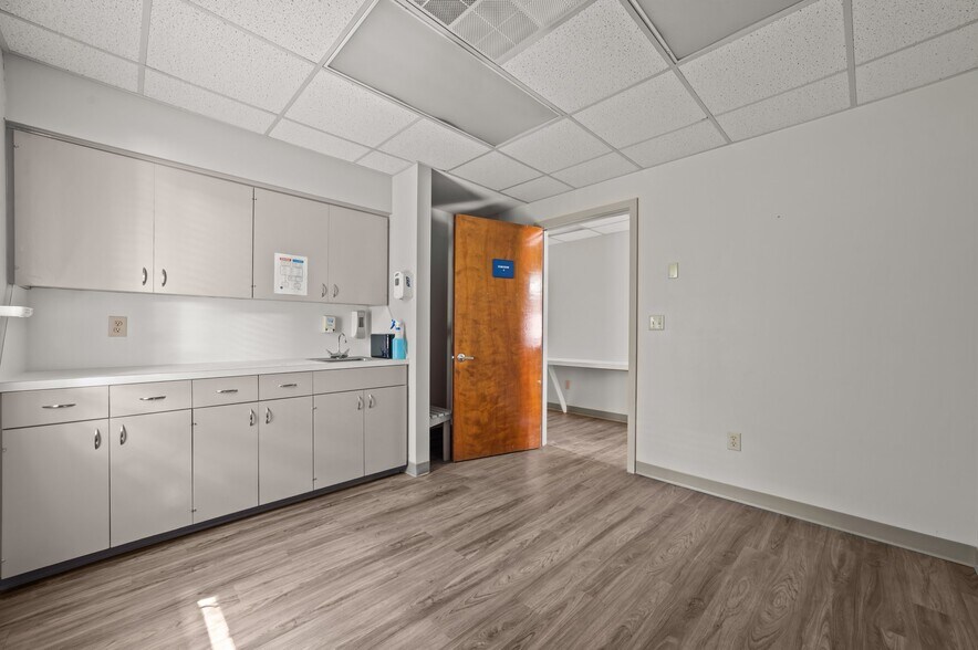 More Photos Of 2503 N Queen St, Kinston Medical For Sale