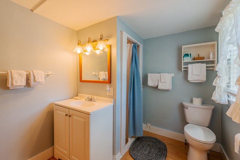 More Photos Of 132 Landgrove Rd, Landgrove Hotel For Sale