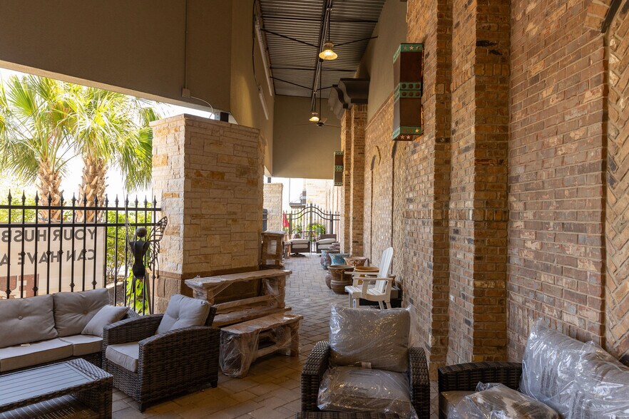 More Photos Of 2082 Highway 183, Leander Unknown For Sale