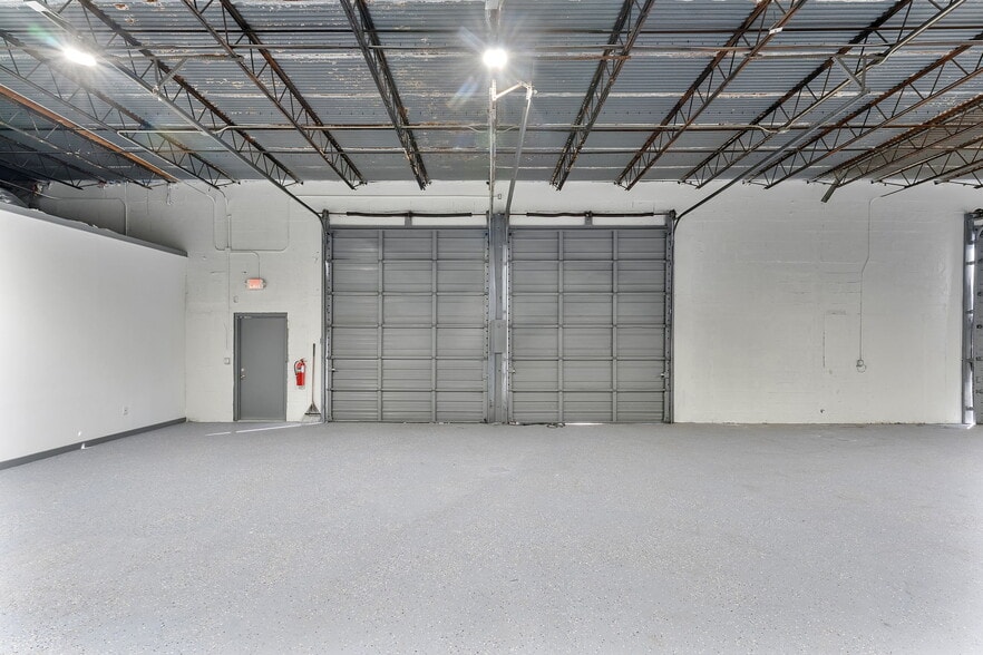 More Photos Of 2240 SW 34th St, Fort Lauderdale Warehouse For Sale