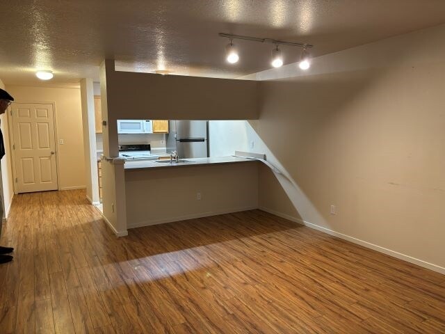 More Photos Of 1129 SW Gaines St, Portland Apartments For Sale