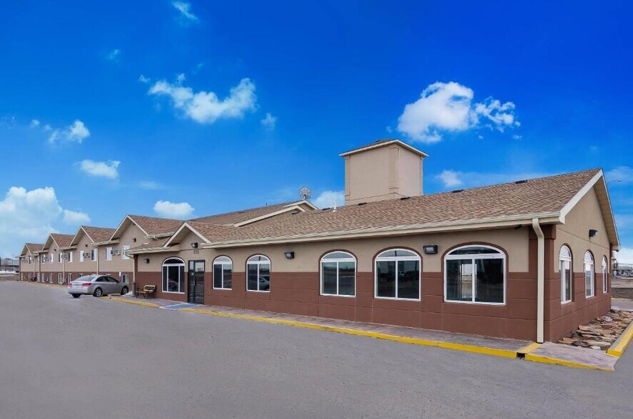 More Photos Of 2202 Delta Dr, Scottsbluff Hotel For Sale