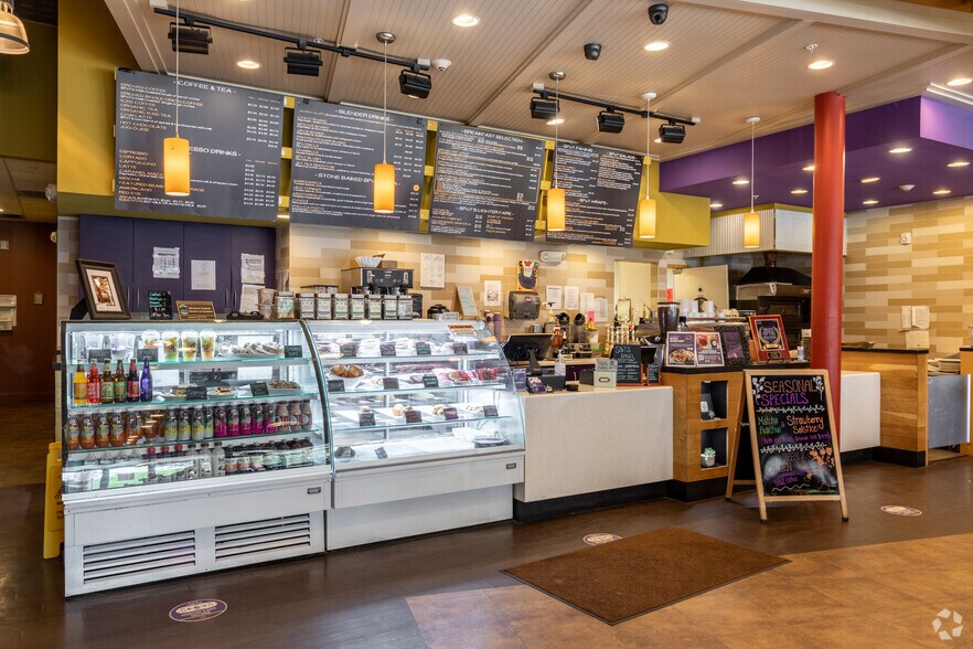 More Photos Of 221 Glen St, Glens Falls Apartments For Lease