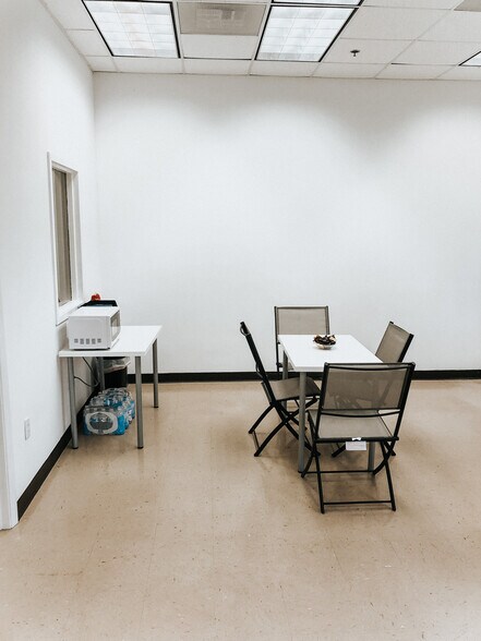 More Photos Of 8120-8144 Flannery Ct, Manassas Warehouse For Lease