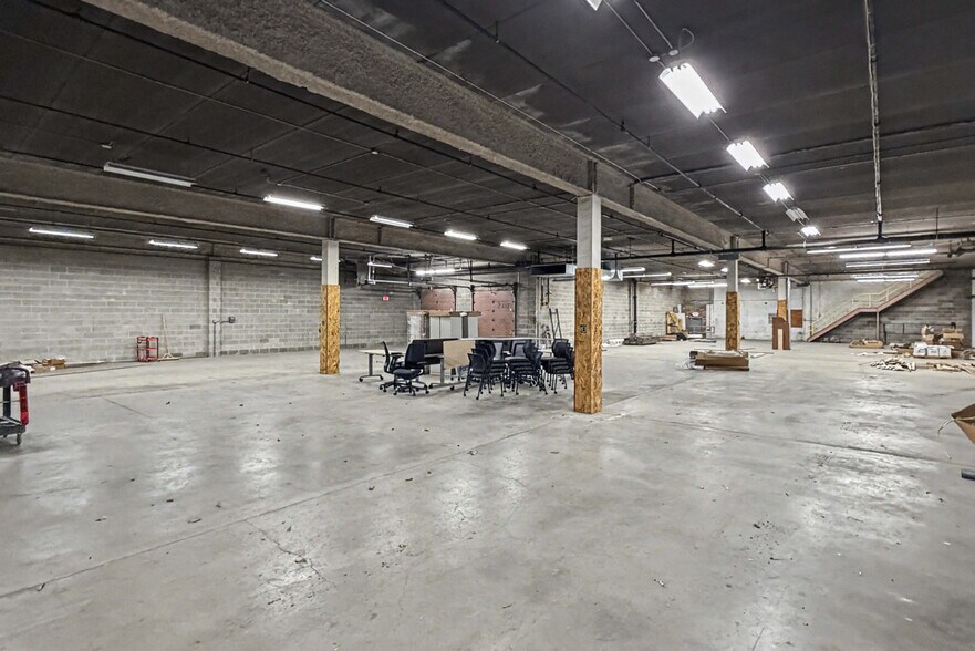 More Photos Of 113 SW 8th St, Des Moines Warehouse For Lease