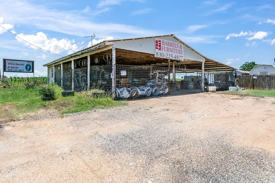 More Photos Of 12148 E US Highway 290, Fredericksburg Land For Lease