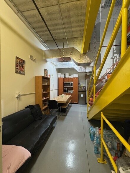 More Photos Of 12601 NW 115th Ave, Medley Warehouse For Lease