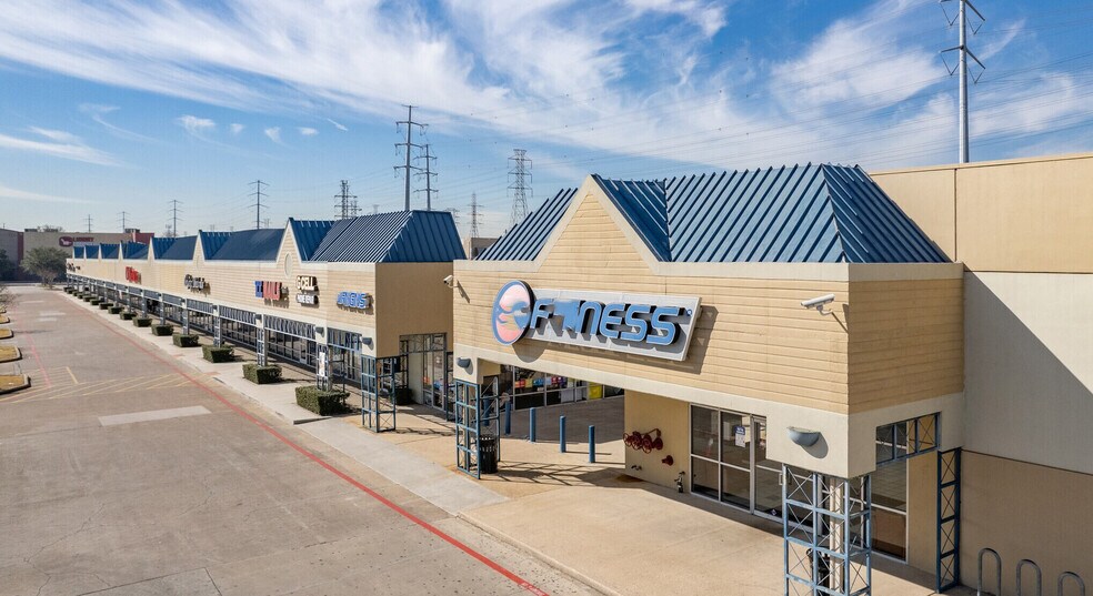 More Photos Of 11410-11430 East Fwy, Houston General Retail For Lease