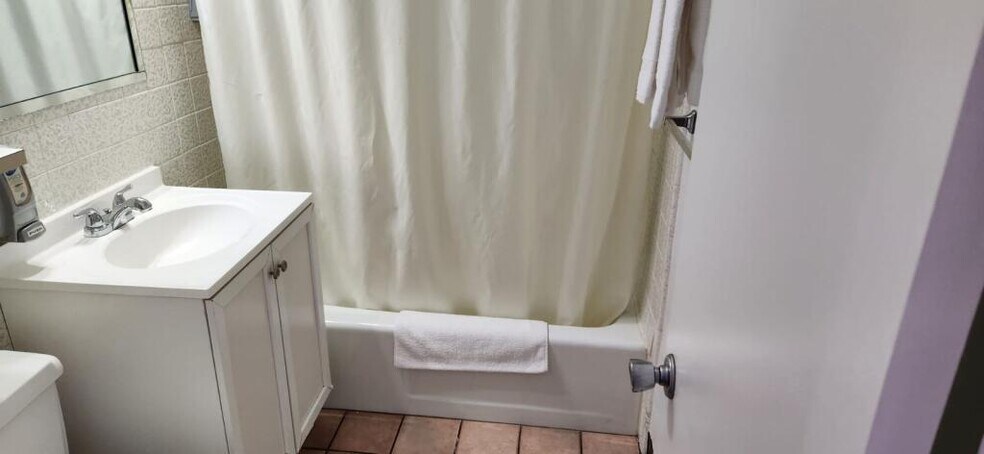 More Photos Of 905 W 3rd St, La Junta Hotel For Sale