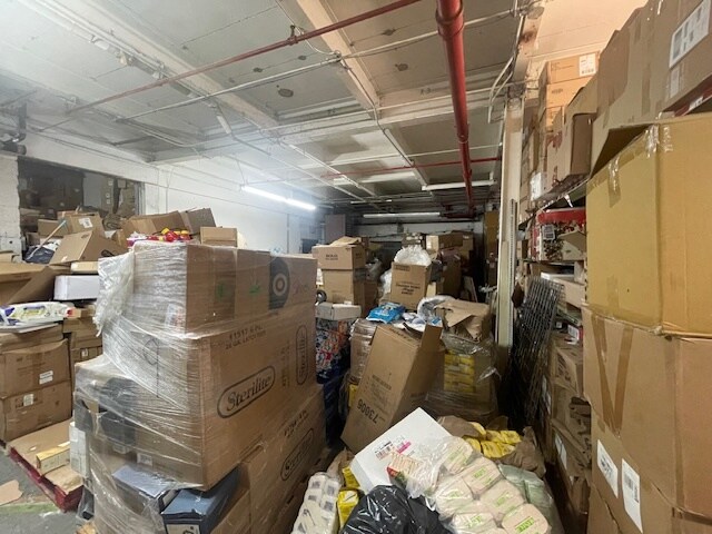 More Photos Of 18 Bay St, Brooklyn Light Manufacturing For Lease