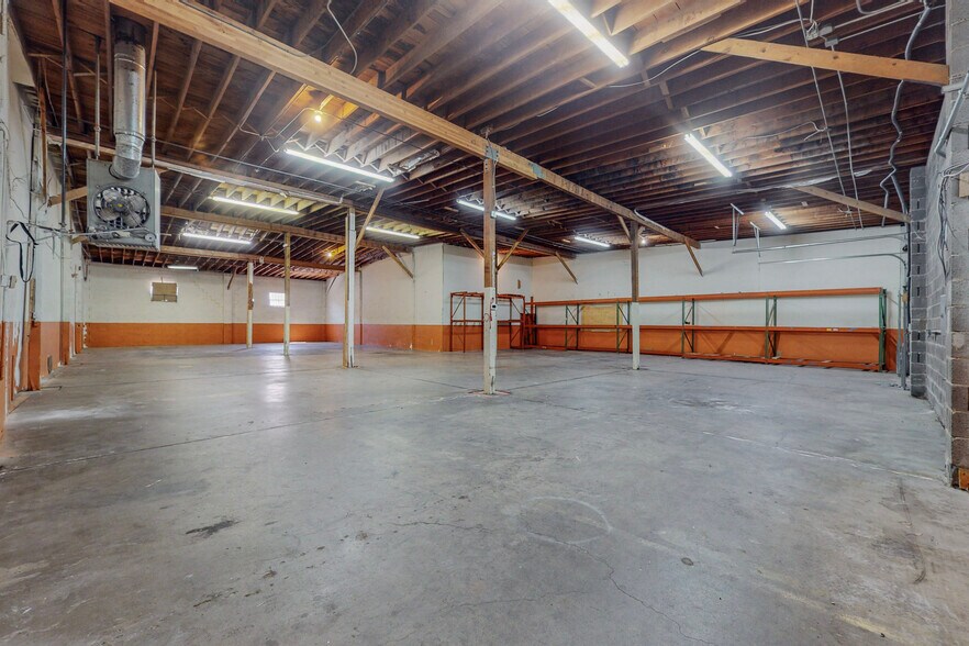More Photos Of 1823 Commercial St NE, Albuquerque Warehouse For Sale