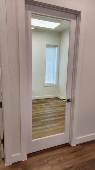 More Photos Of 16702 House Hahl Rd, Cypress Medical For Lease