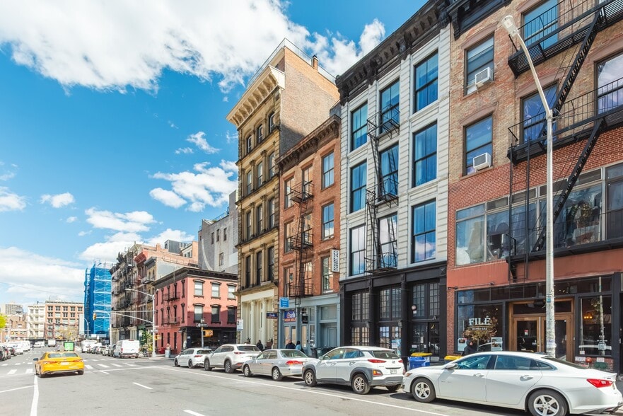 More Photos Of 279 Church St, New York Storefront For Sale