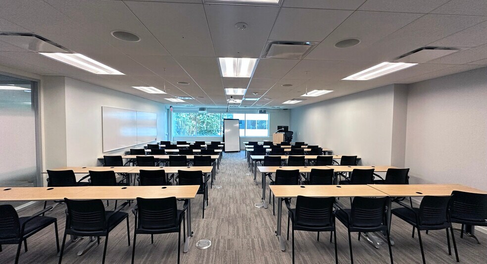 More Photos Of 4301 Dominion Blvd, Glen Allen Office For Lease
