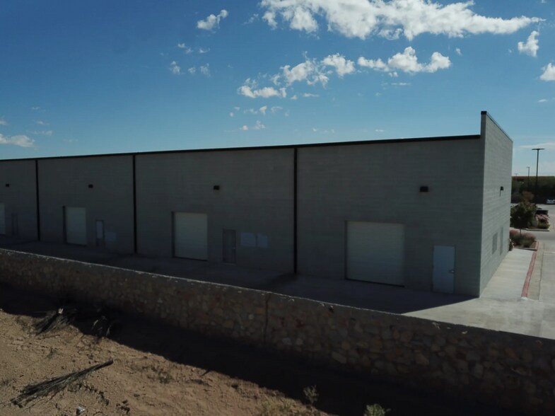 More Photos Of 501 Zaragoza Rd, El Paso Light Manufacturing For Sale