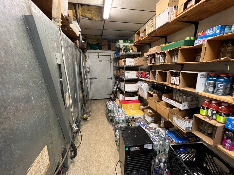 More Photos Of 915 Main St, Holyoke Convenience Store For Sale