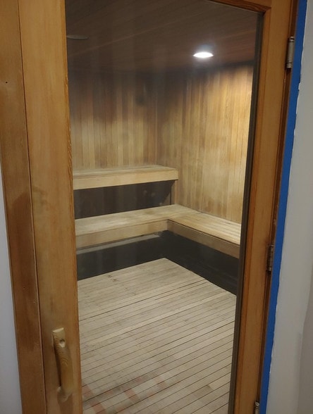 More Photos Of 918 Baltimore Ave, Kansas City Lodge Meeting Hall For Sale