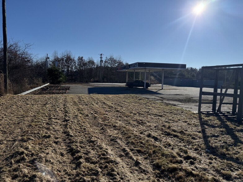 More Photos Of 299 Jf Robinson Ln, Mars Hill Freestanding For Sale