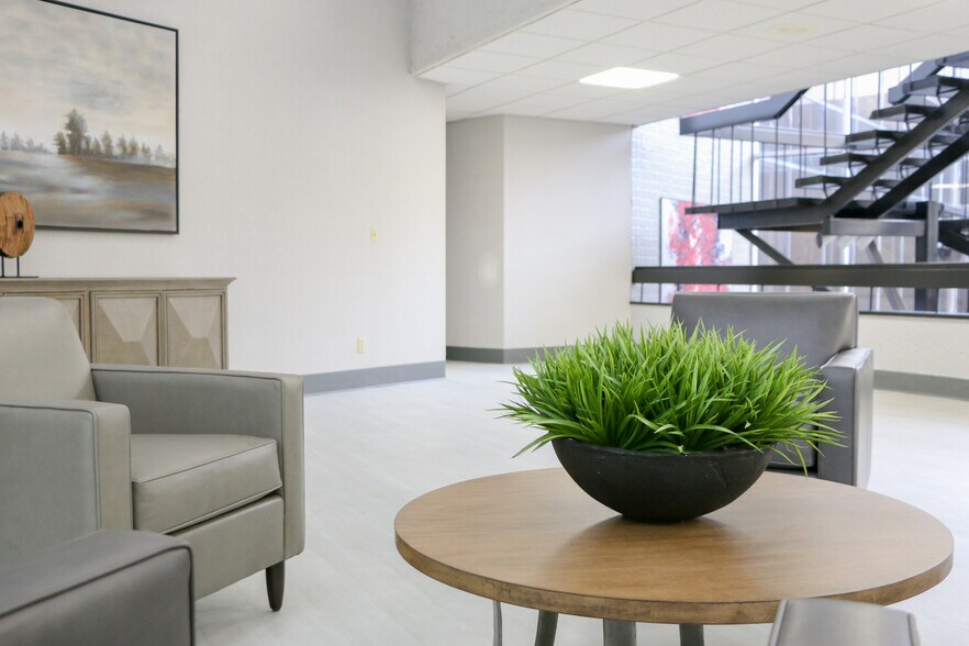 More Photos Of 6797 N High St, Worthington Unknown For Lease