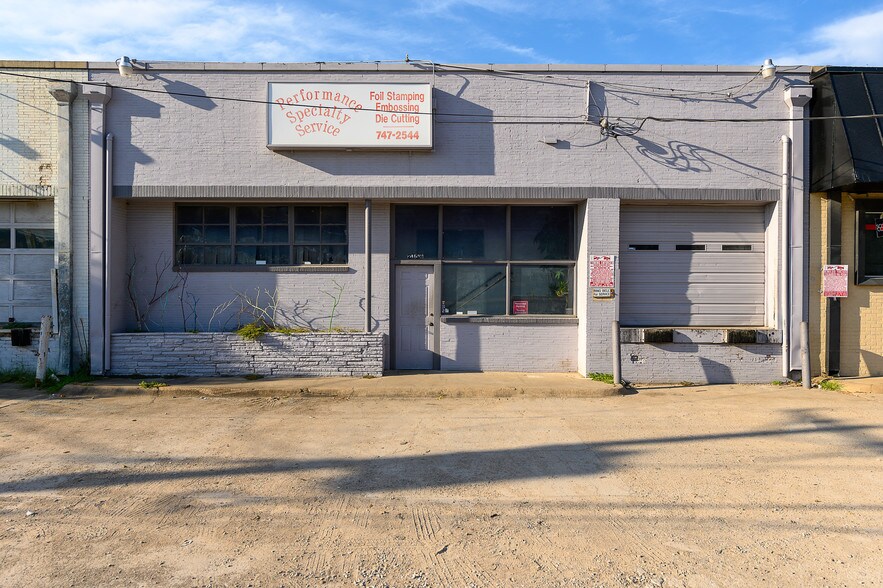 More Photos Of 2154 Irving Blvd, Dallas Light Distribution For Lease