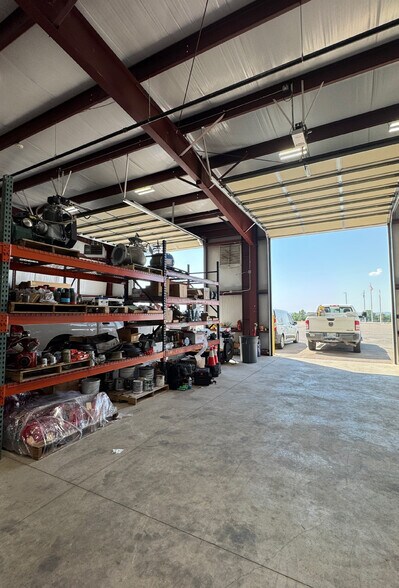 More Photos Of 26170 Highway 281 Spur, Geary Office For Lease
